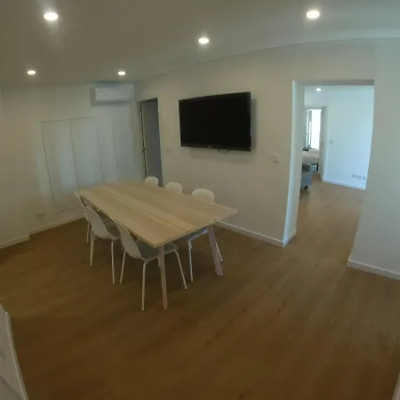 Lisbon, Renovated T2 Near Rossio * リスボン