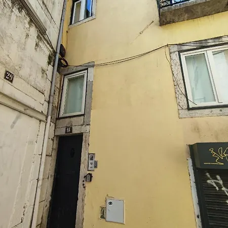 Lisbon, Renovated T2 Near Rossio