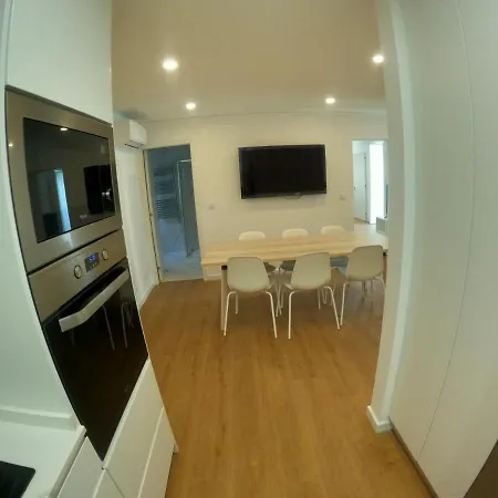 Lisbon, Renovated T2 Near Rossio アパート リスボン