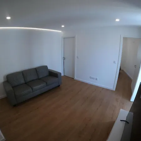 Lisbon, Renovated T2 Near Rossio アパート リスボン