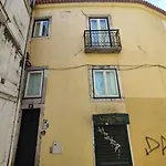 Lisbon, Renovated T2 Near Rossio Apartment