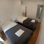 Lisbon, Renovated T2 Near Rossio Lizbona