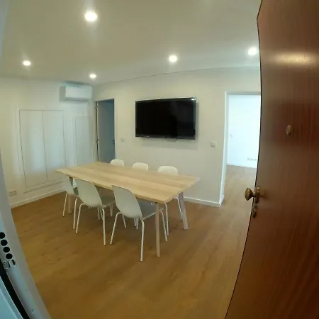 Lisbon, Renovated T2 Near Rossio