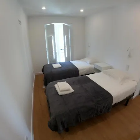 Lisbon, Renovated T2 Near Rossio *