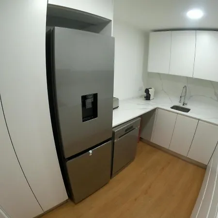 Lisbon, Renovated T2 Near Rossio *