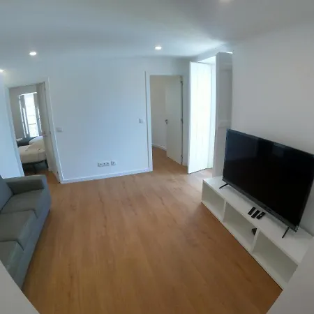 Lisbon, Renovated T2 Near Rossio شقة