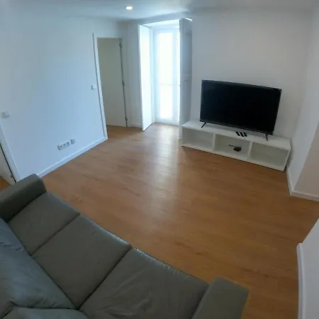 Lisbon, Renovated T2 Near Rossio