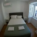 Daire Lisbon, Renovated T2 Near Rossio *